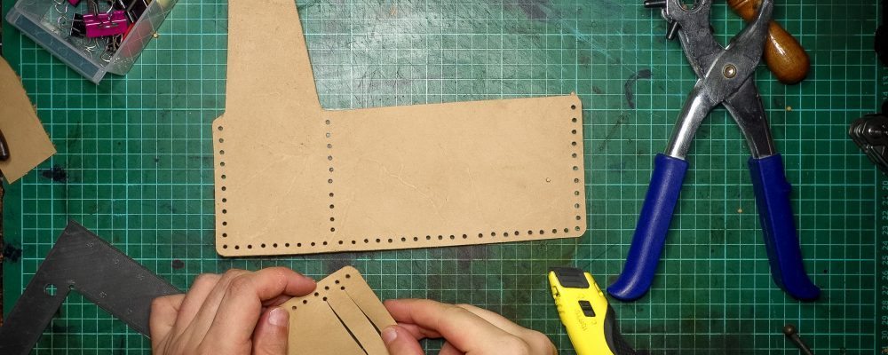How to make a leather wallet inspired by “The Secret Life of Walter Mitty”